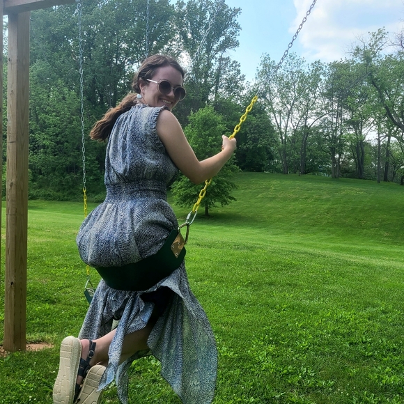 Meet your Posher, Jessica Jean - Picture 5 of 7